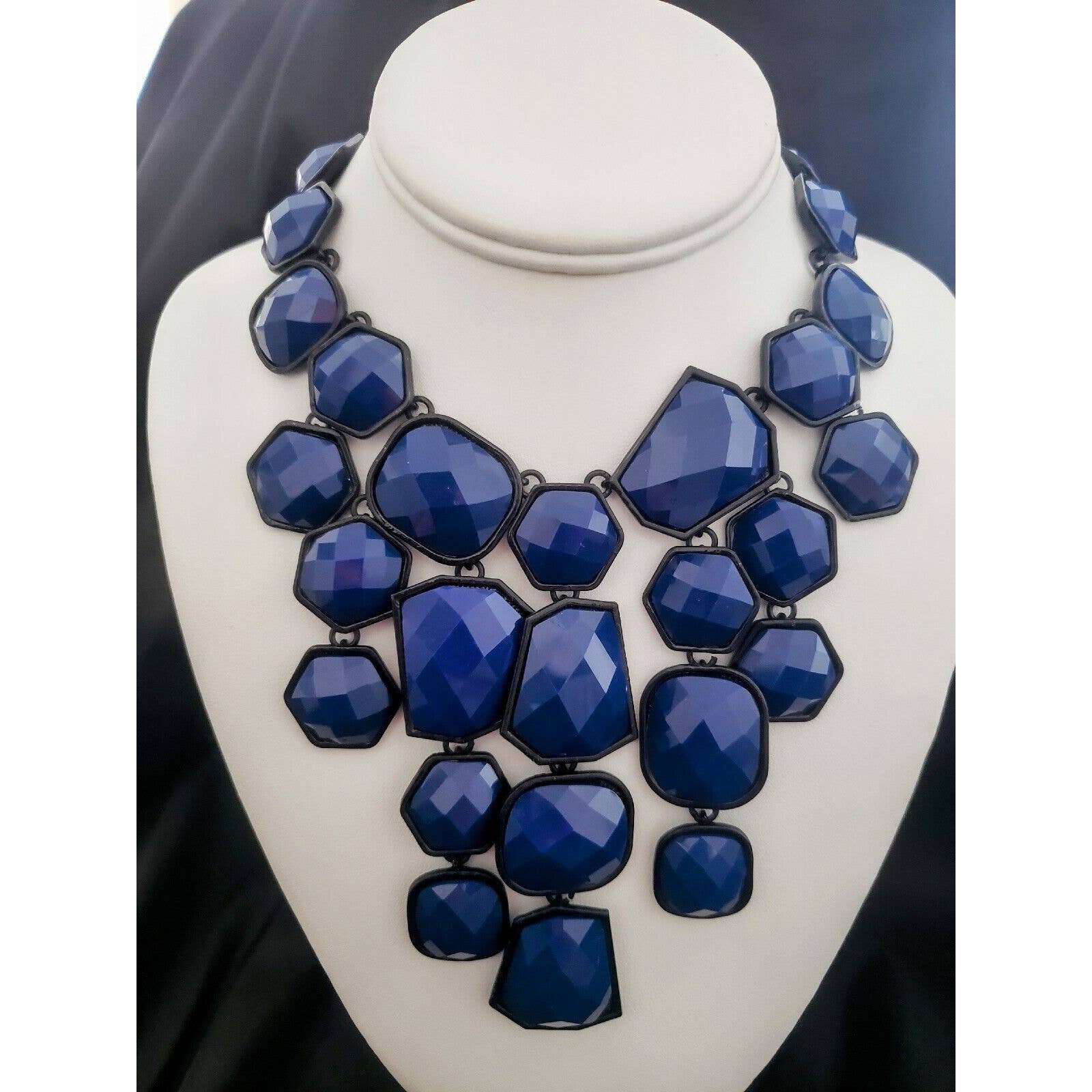 New Blue Lapis / Black Tone Heavy Chain Graduated Stone Statement Necklace Nwot